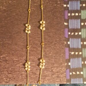 Avon Elegant Gold and White Mini Faux Floral Necklace